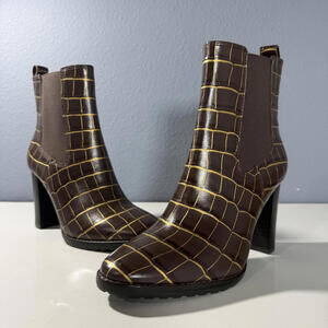 [NEW]‎ Lauren Ralph Lauren Black and Gold Leather Ankle Chelsea Boots